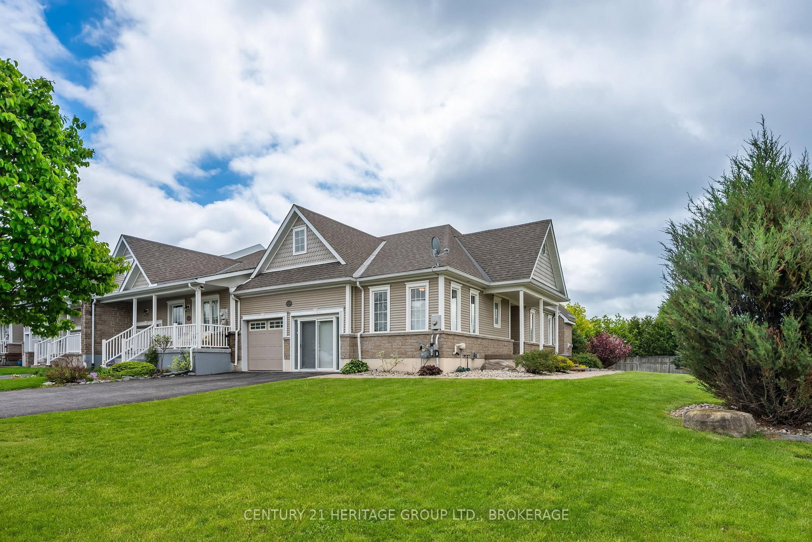 100 BRITANNIA Crescent • Bath, ON photo 1