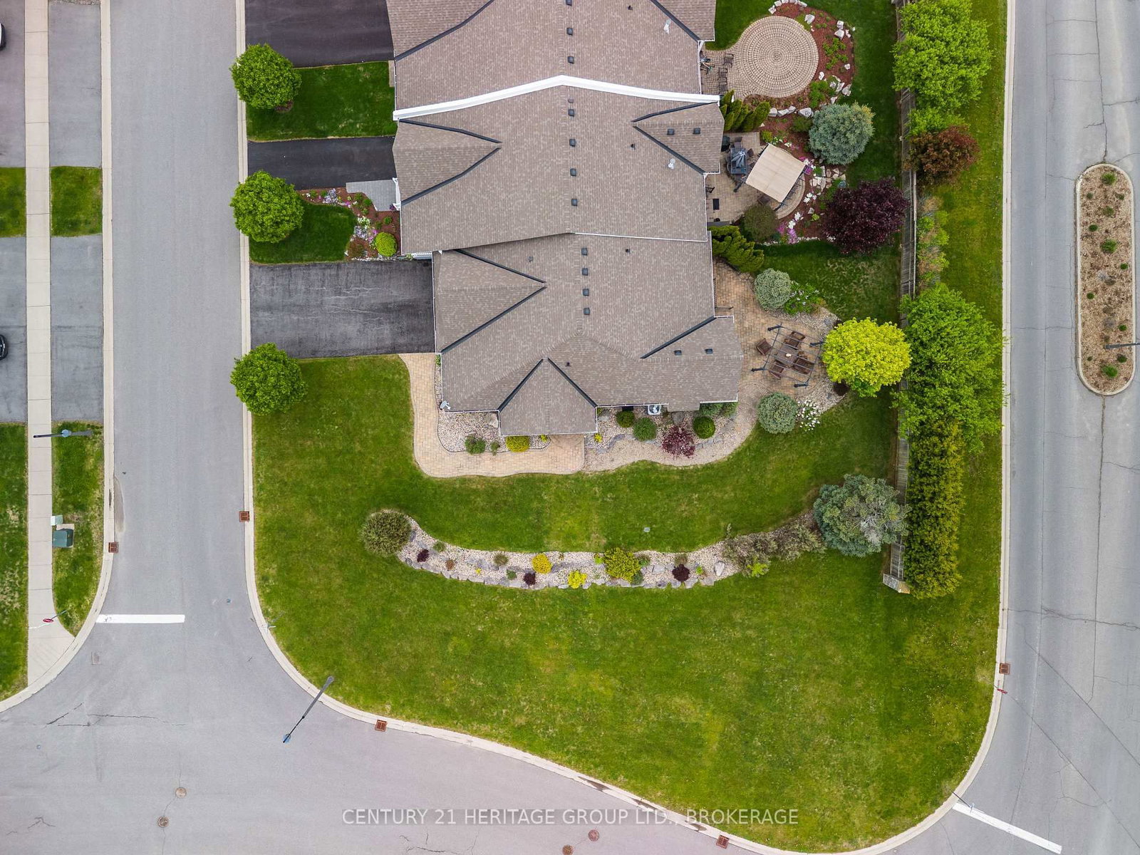 100 BRITANNIA Crescent • Bath, ON photo 11