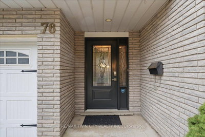 76 Enfield Crescent — photo 4
