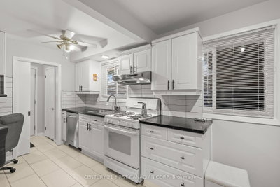 4 Archer Crescent • London South, ON photo 9