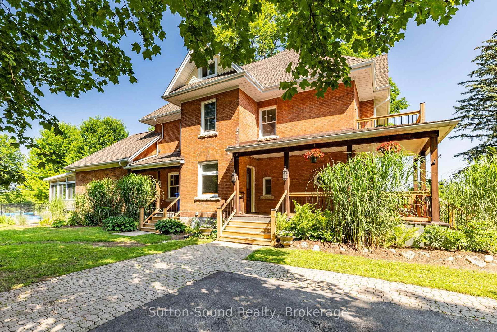 Detached House sold at 296 Garafraxa Street, Chatsworth, Ontario, N0H 1G0 - Chatsworth - MLS: X13592352