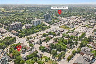 131 Surrey Street E — photo 4