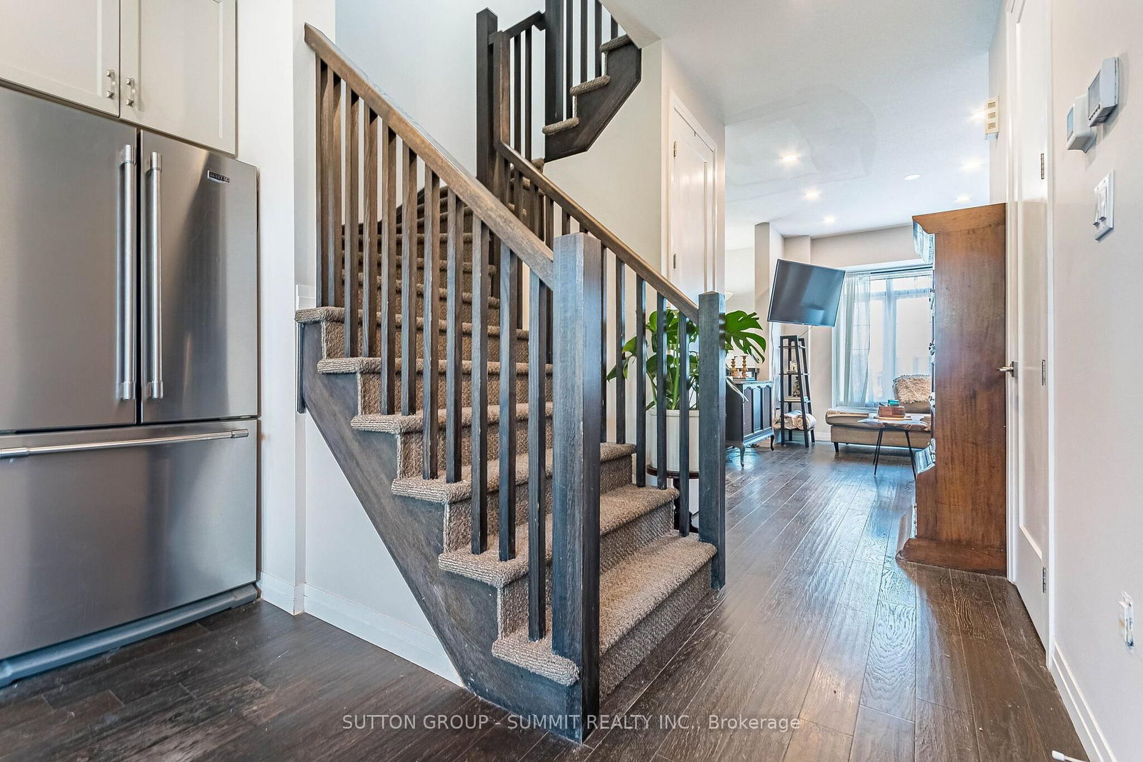 25 SOHO Street • Hamilton, ON photo 16