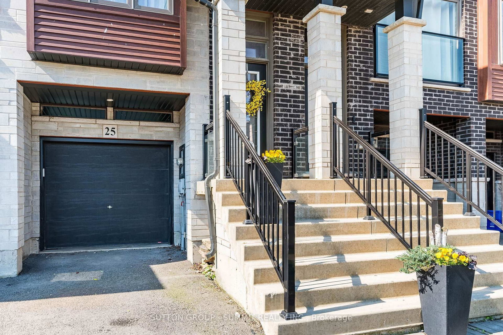 25 SOHO Street • Hamilton, ON photo 6