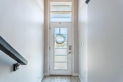 25 SOHO Street • Hamilton, ON photo 8