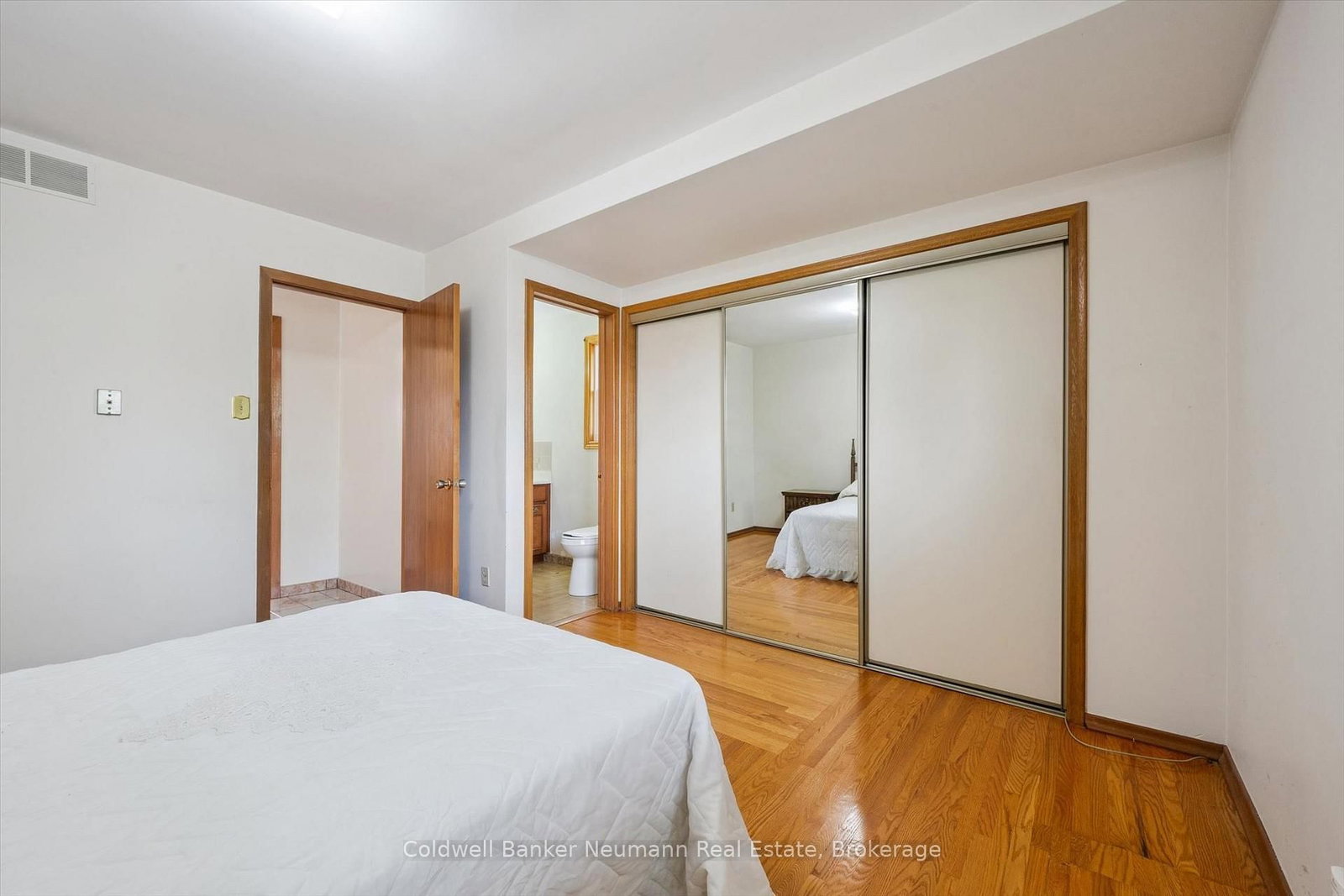 10 Kara Lee Court • Guelph, ON photo 22