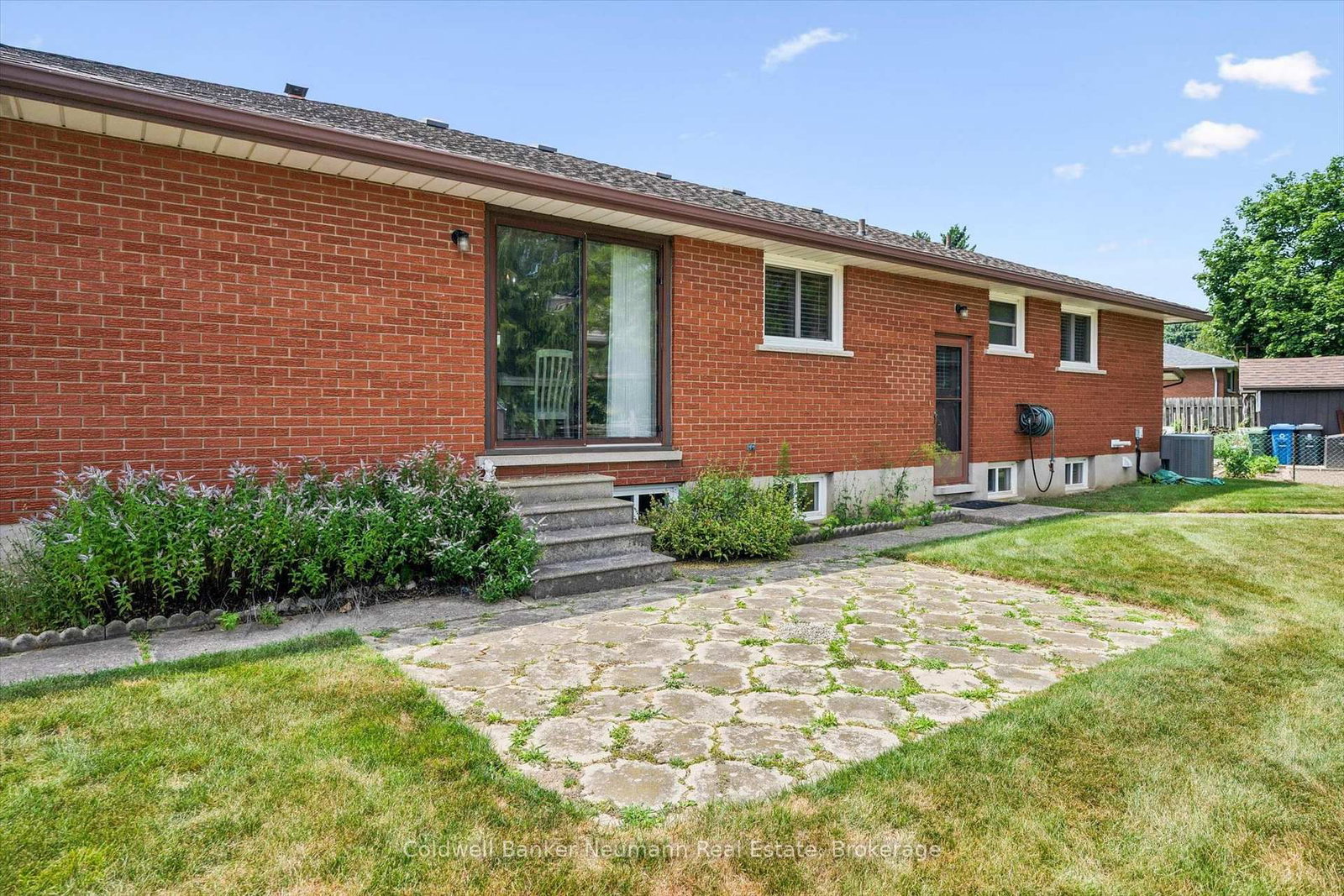 10 Kara Lee Court • Guelph, ON photo 37