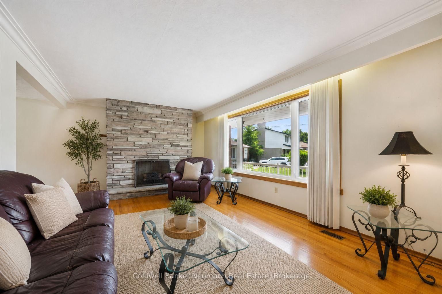 10 Kara Lee Court • Guelph, ON photo 6