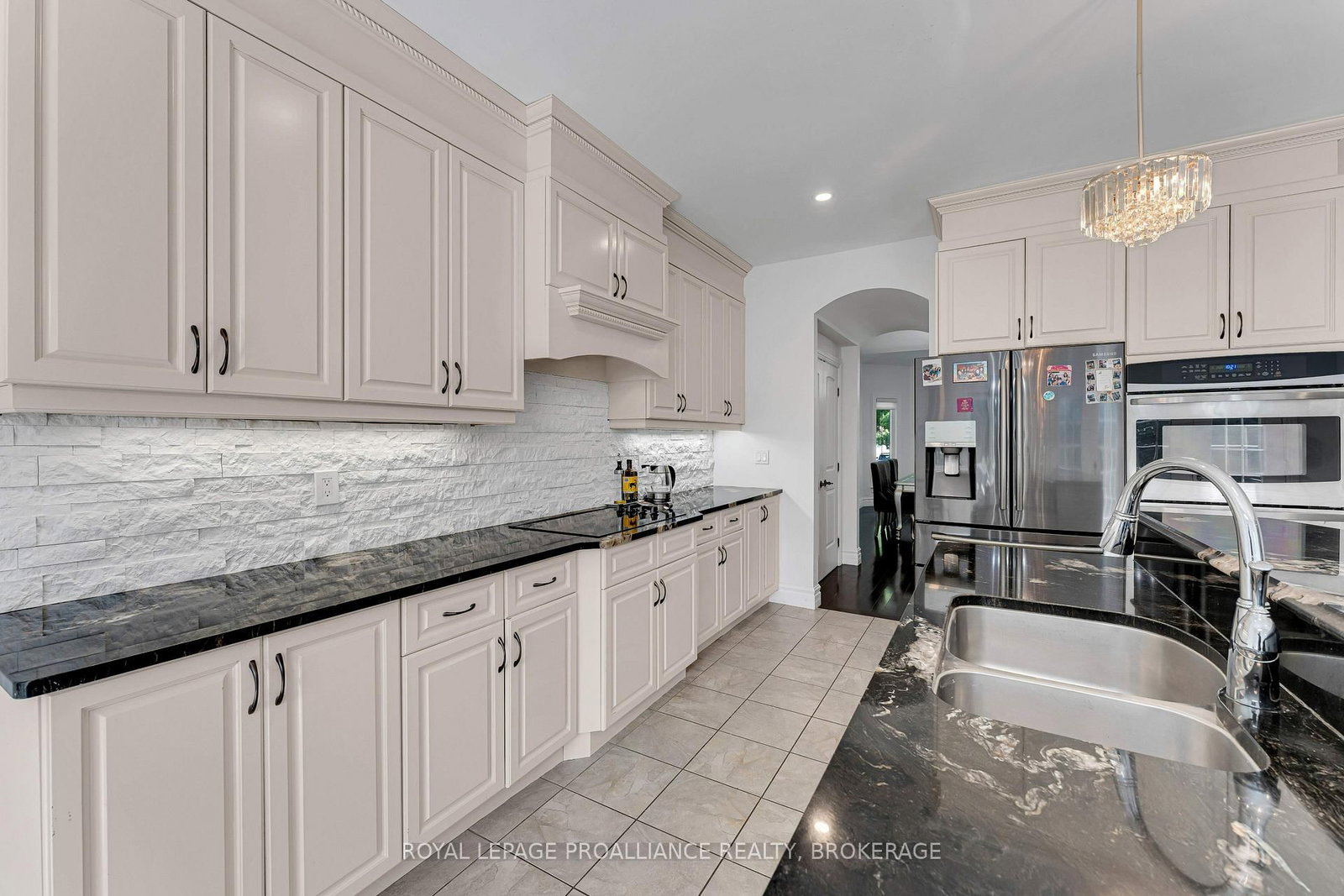 81 Kenwoods Circle • Kingston, ON photo 10
