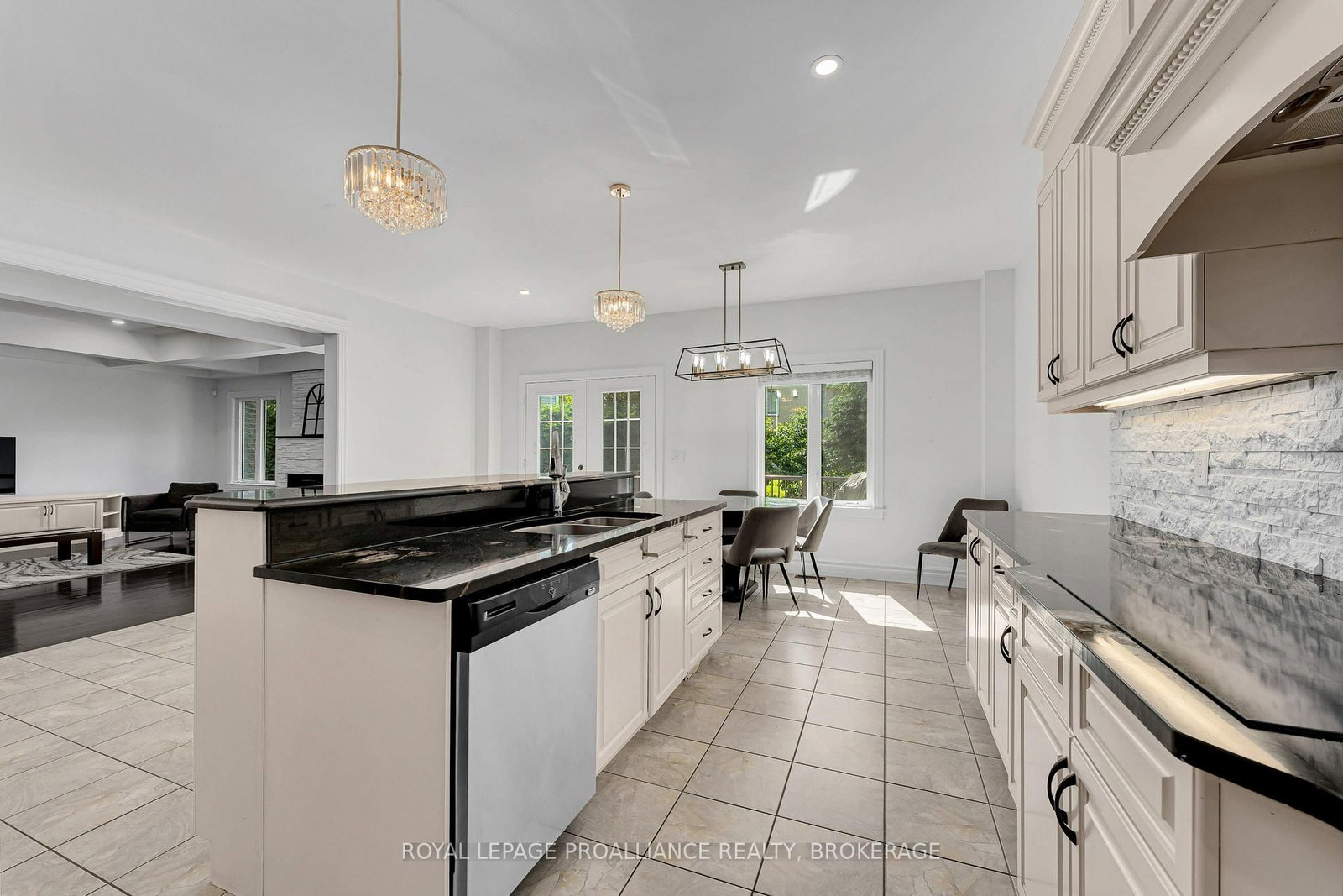 81 Kenwoods Circle • Kingston, ON photo 11