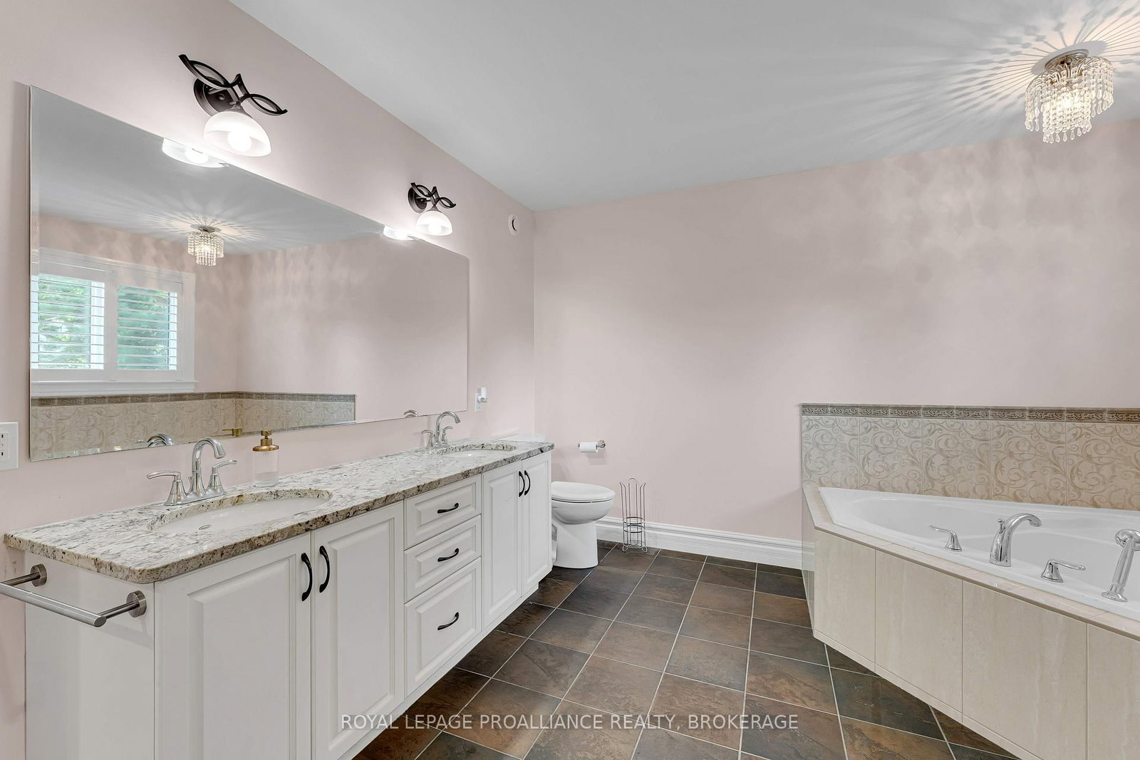 81 Kenwoods Circle • Kingston, ON photo 19