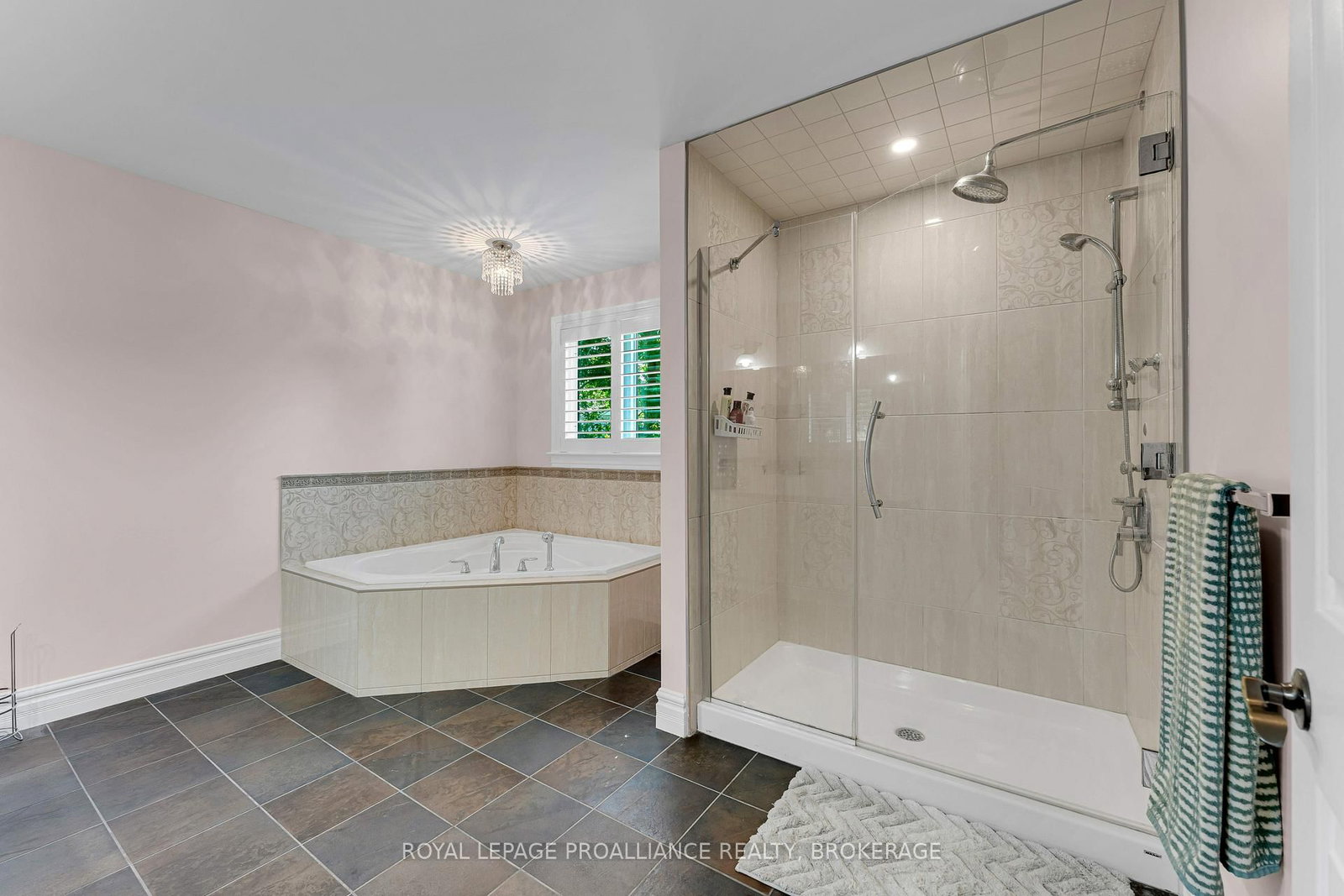 81 Kenwoods Circle • Kingston, ON photo 20