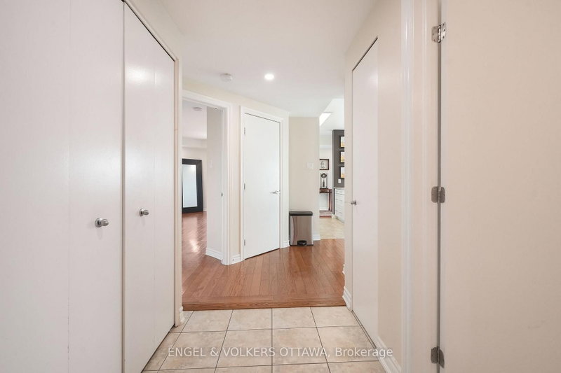 1112 - 234 Rideau Street