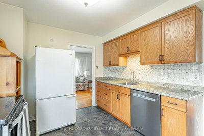 256 Tweedsmuir Avenue — more photos