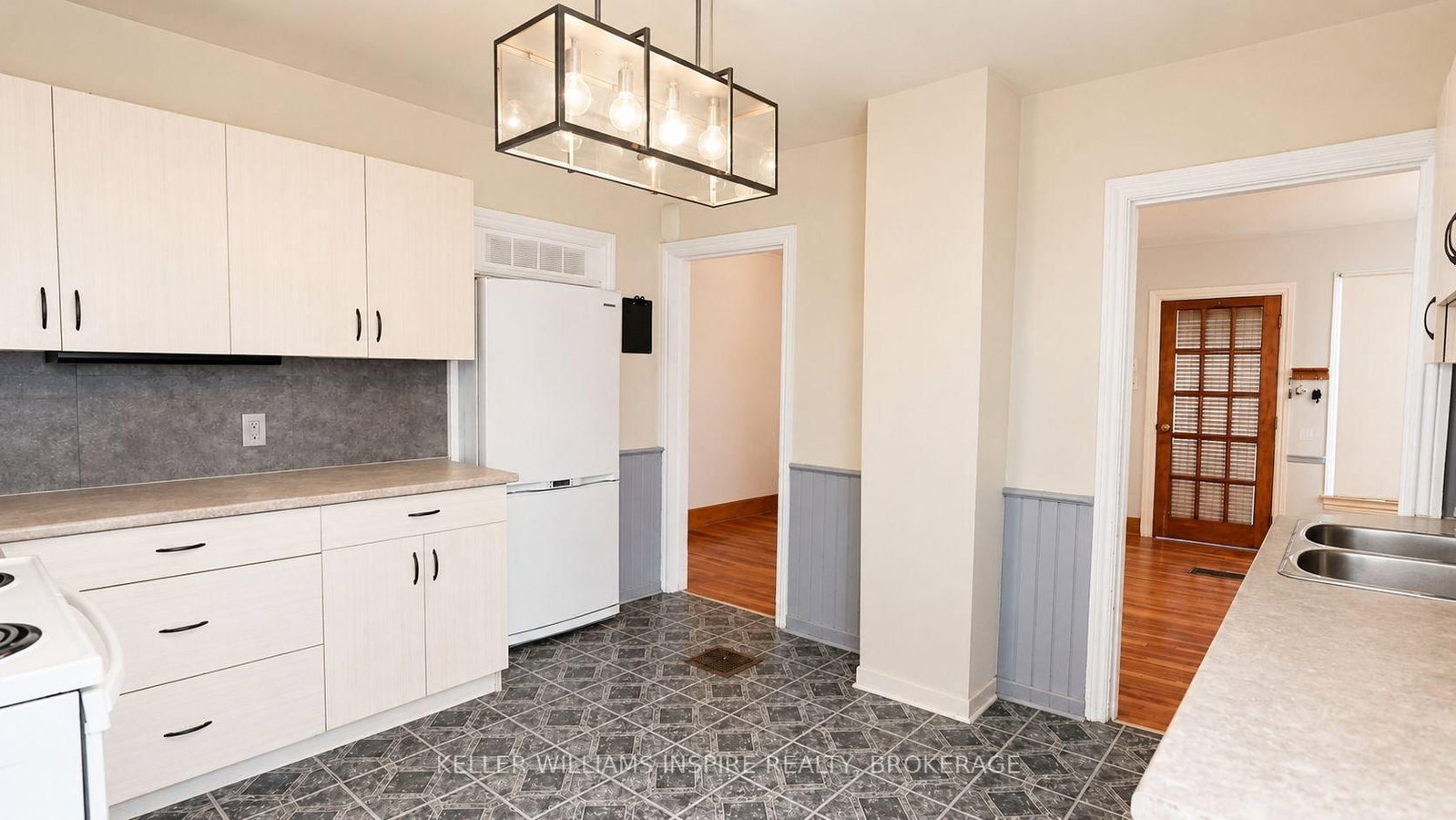 92 ELM Street • Kingston, ON photo 10