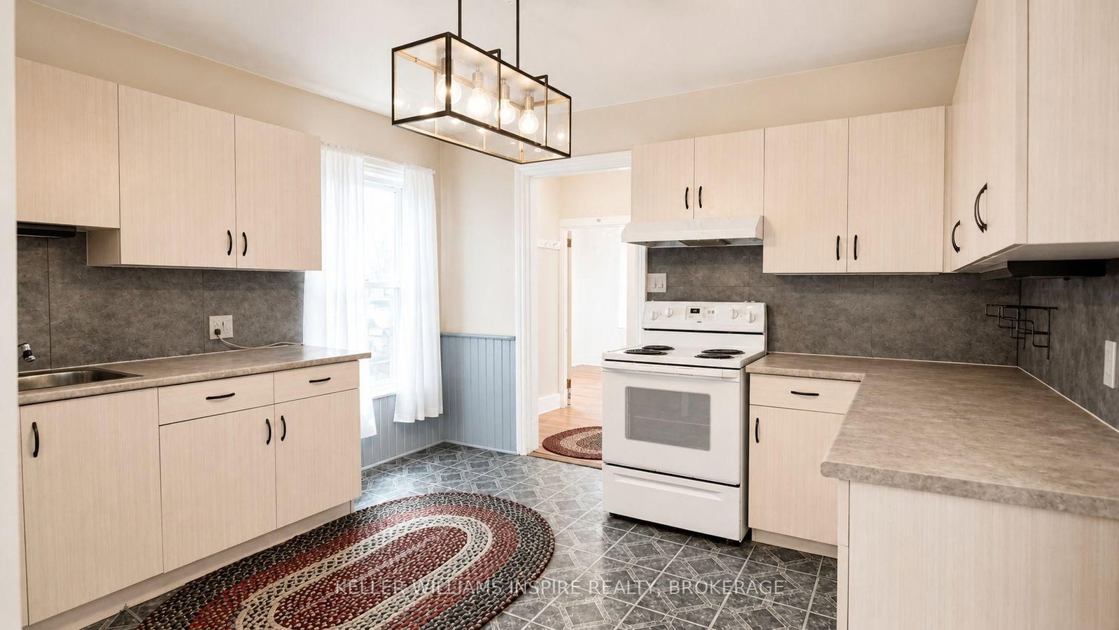 92 ELM Street • Kingston, ON photo 8