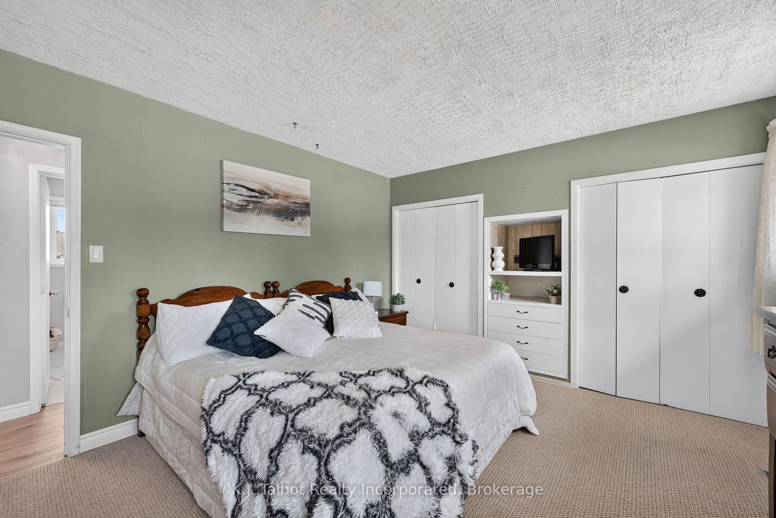 382 Huron Road • Goderich, ON photo 18