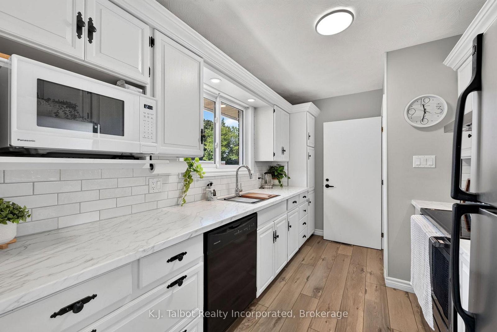 382 Huron Road • Goderich, ON photo 25