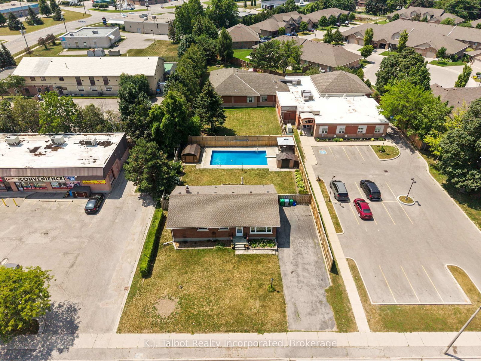 382 Huron Road • Goderich, ON photo 5