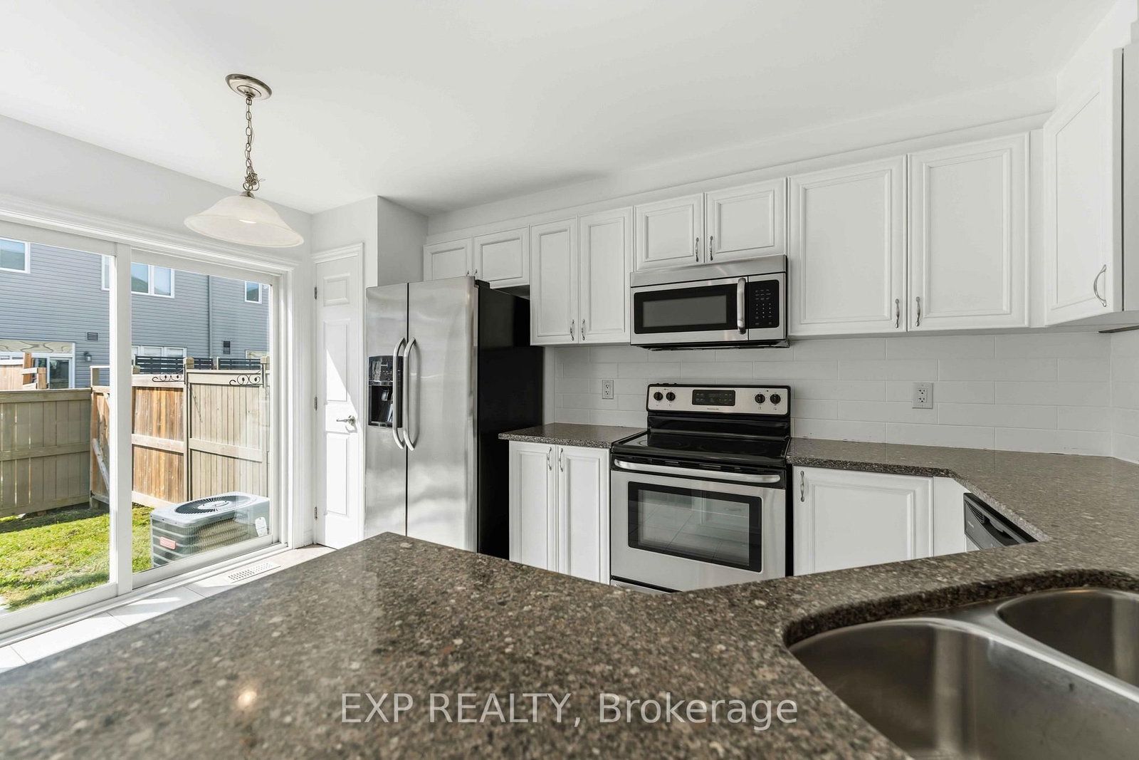 82 Buffalograss Crescent • Ottawa, ON photo 10