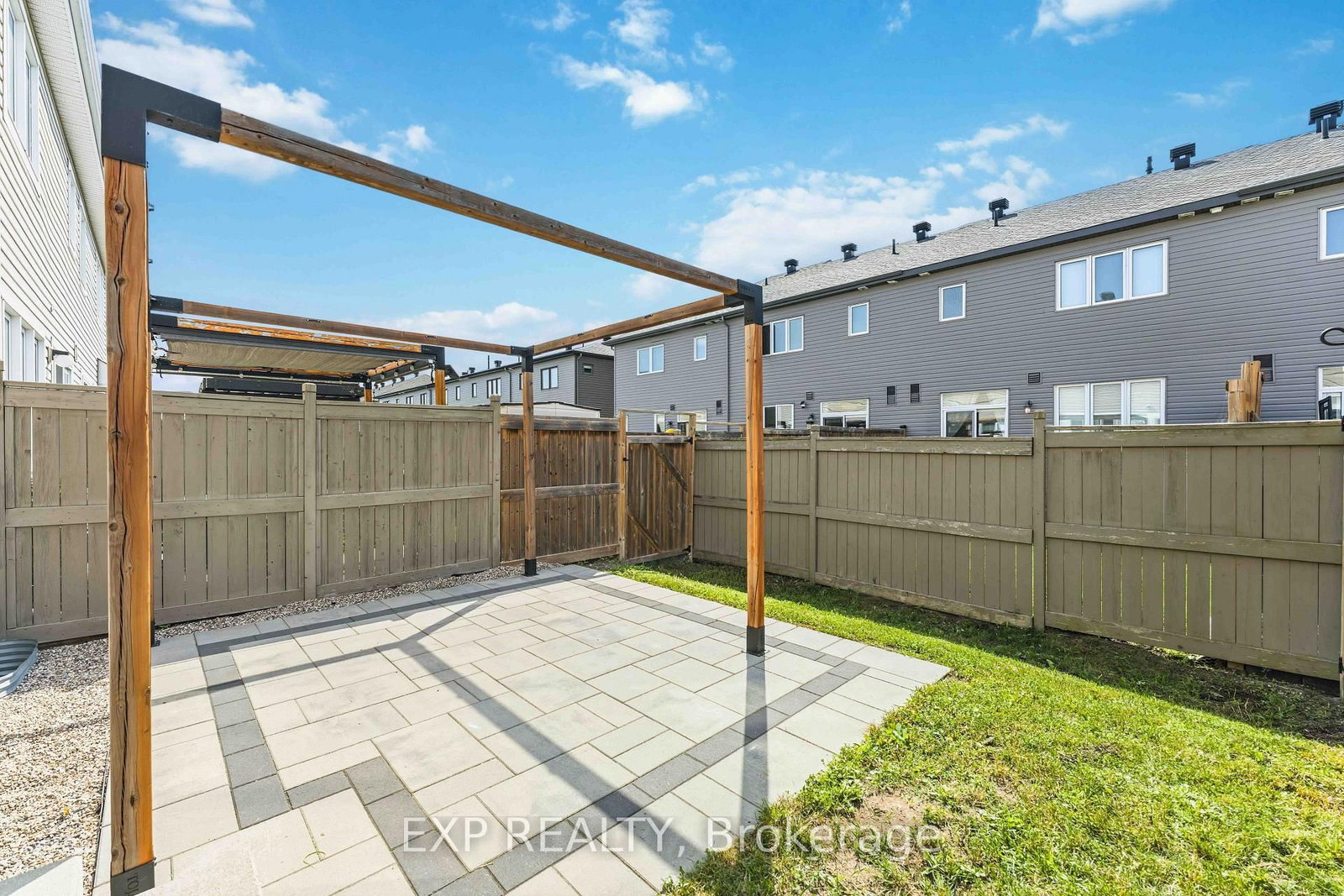 82 Buffalograss Crescent • Ottawa, ON photo 32