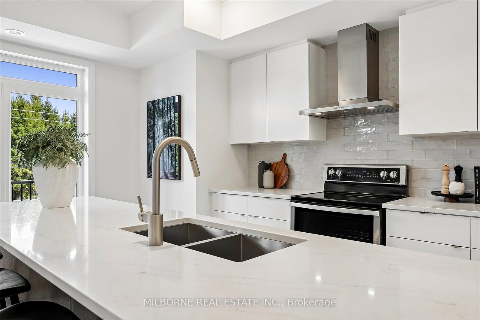 34 Thatcher Drive • Guelph, ON photo 11