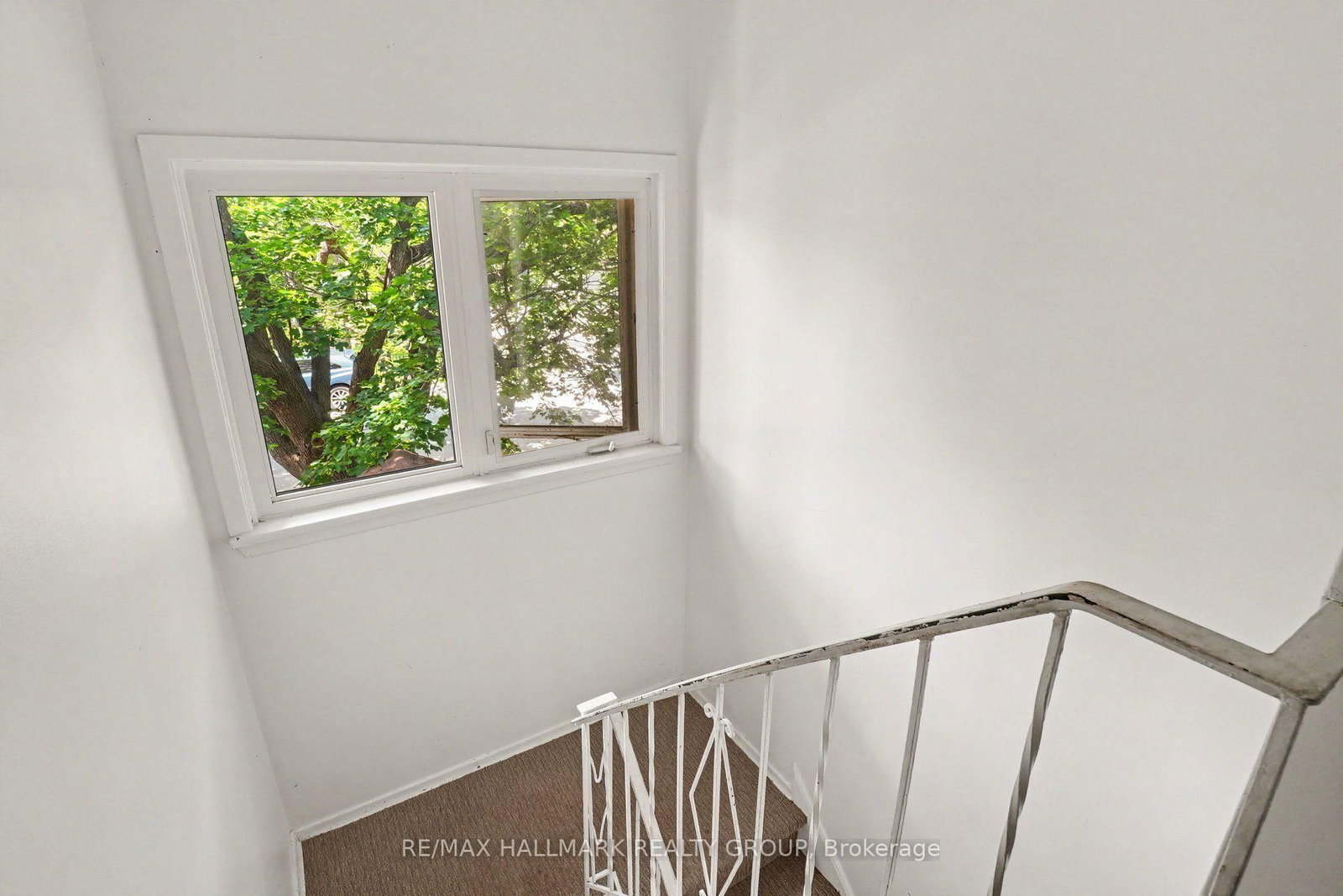 657 Golden Avenue • Ottawa, ON photo 17