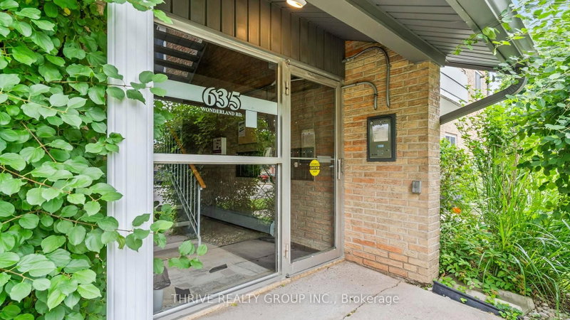 4 - 635 Wonderland Road S