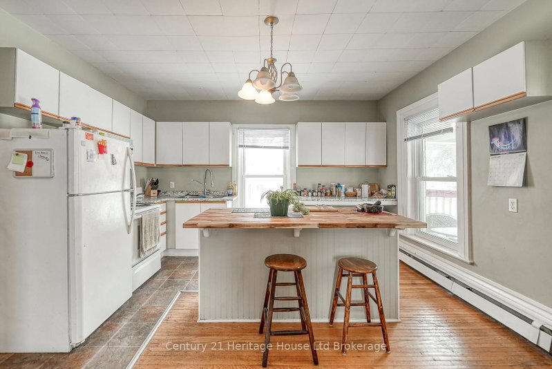 119 Carroll St photo 5