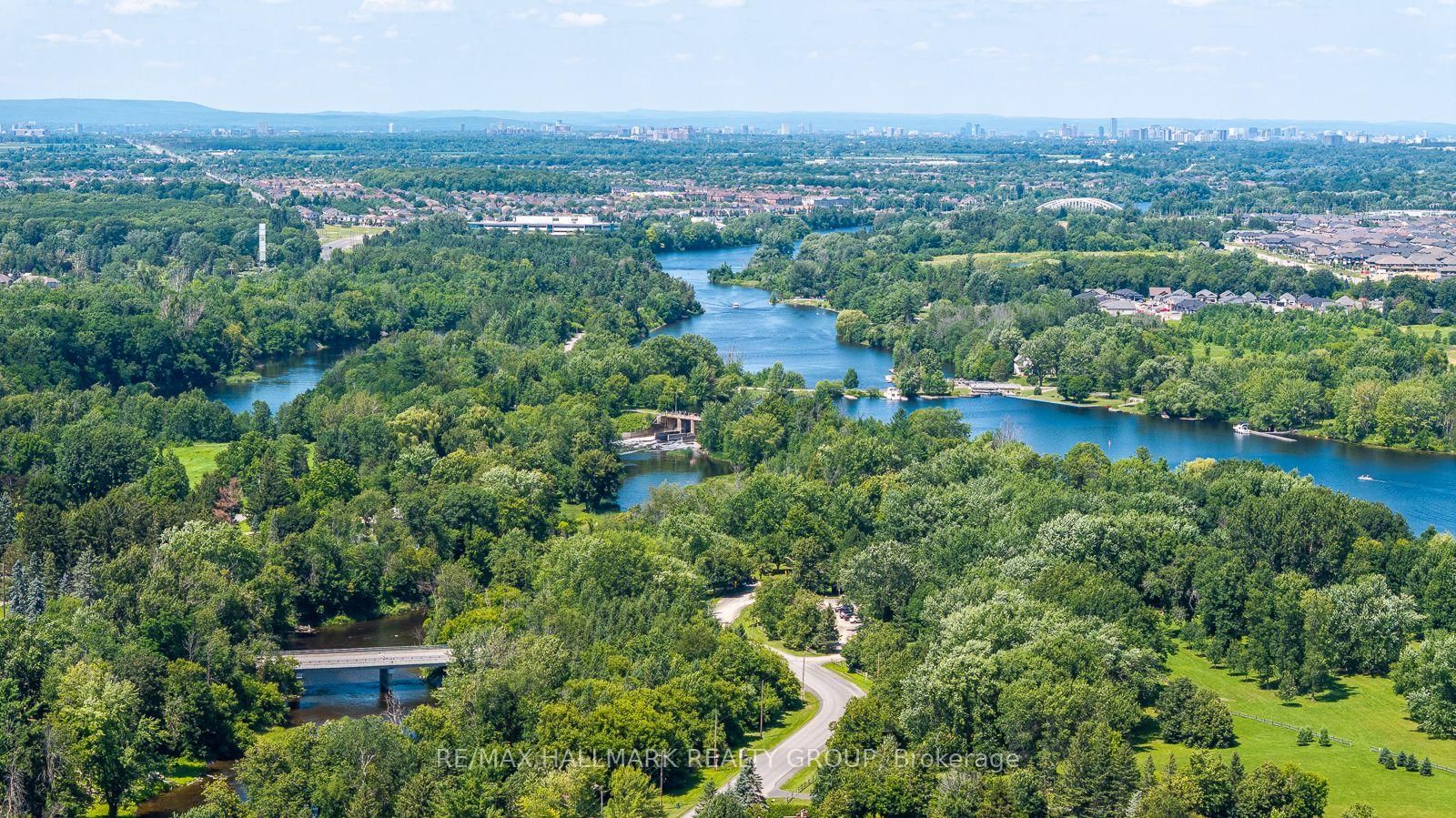 5290 Driscoll Drive • Ottawa, ON photo 21