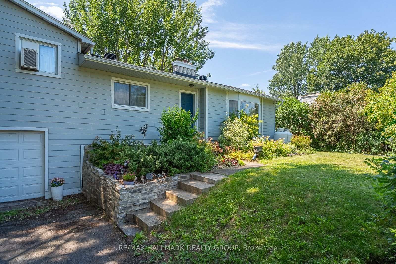 5290 Driscoll Drive • Ottawa, ON photo 5