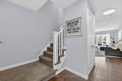 1180 CAEN Avenue • Woodstock, ON photo 3