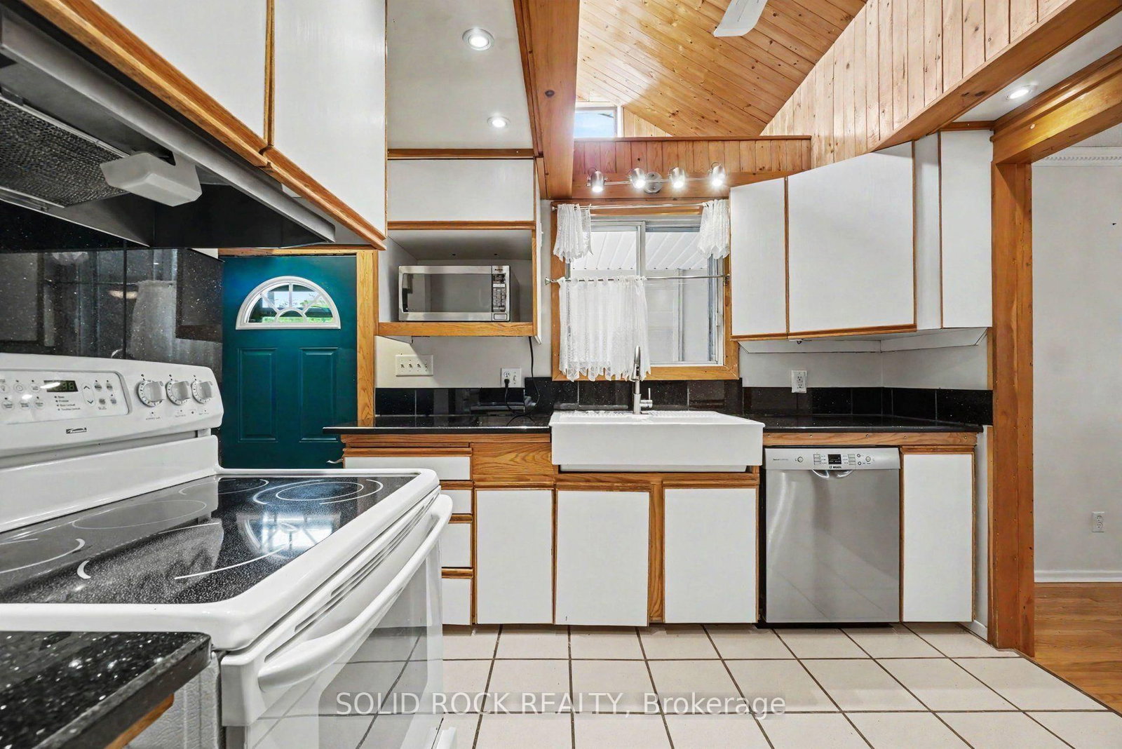 1838 Louisiana Avenue • Ottawa, ON photo 8