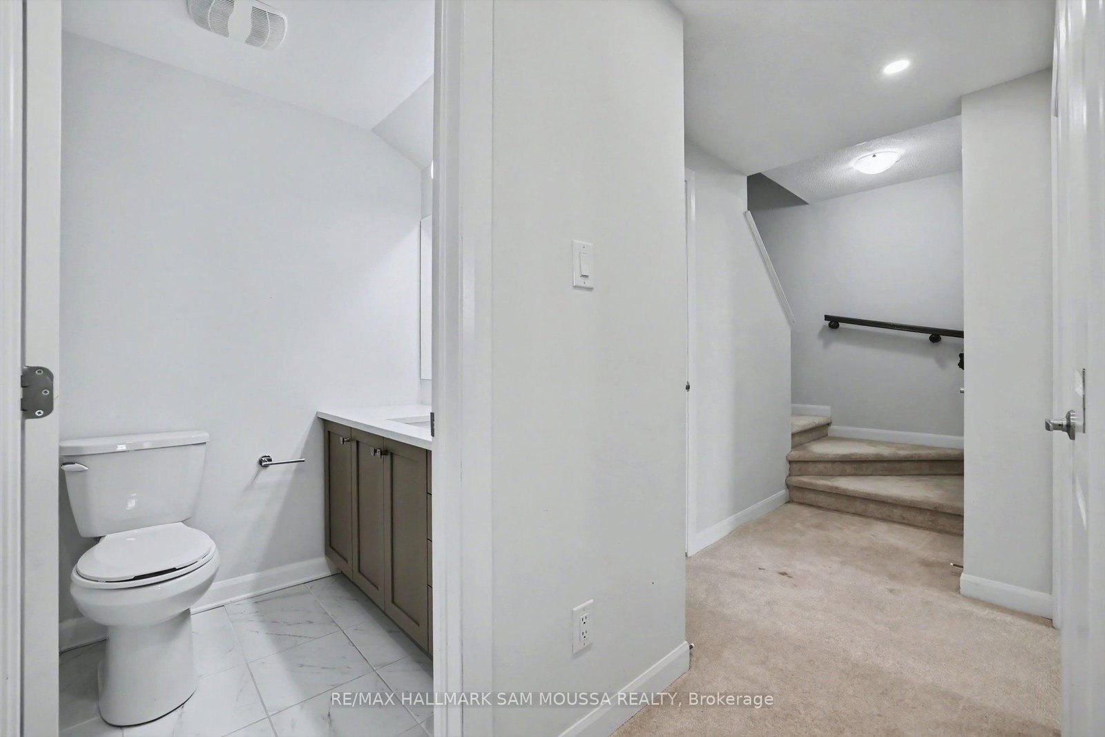 215 Eldorado Private • #A • Ottawa, ON photo 25