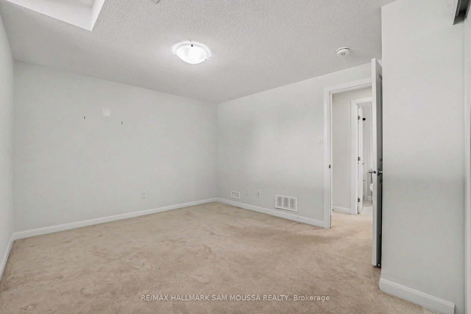 215 Eldorado Private • #A • Ottawa, ON photo 27