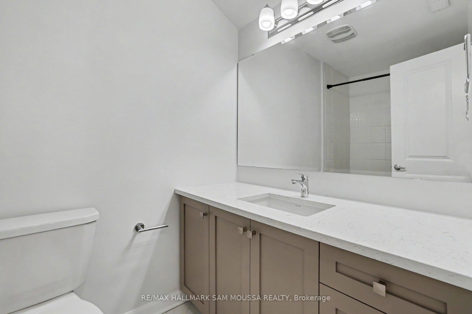 215 Eldorado Private • #A • Ottawa, ON photo 34