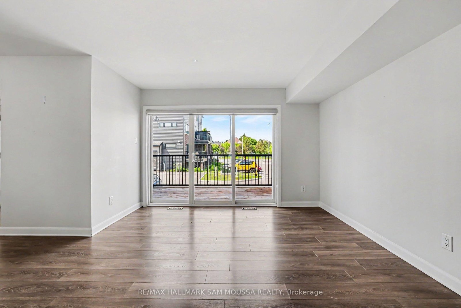 215 Eldorado Private • #A • Ottawa, ON photo 9