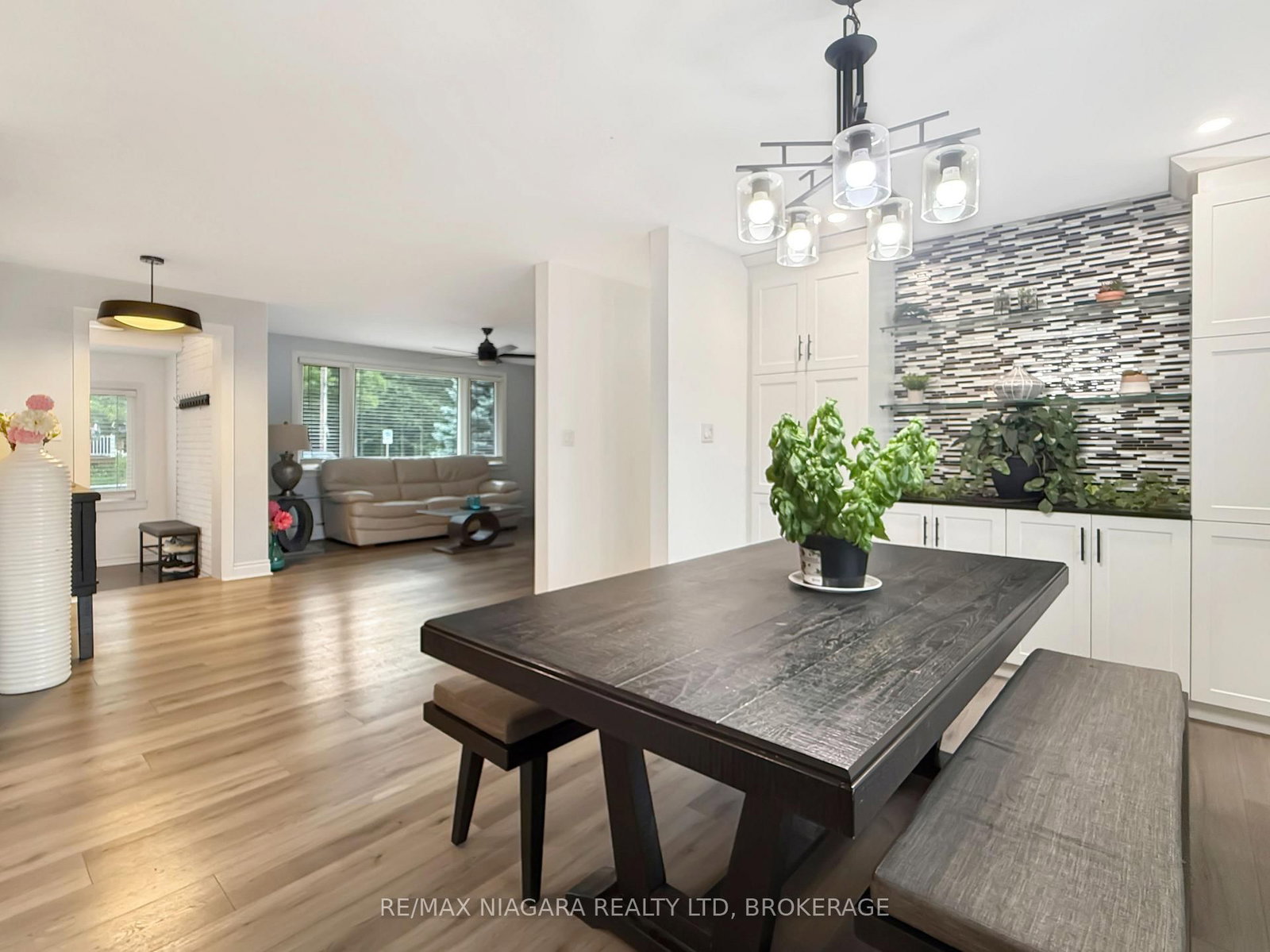 222 Ridgeway Road • Fort Erie, ON photo 10