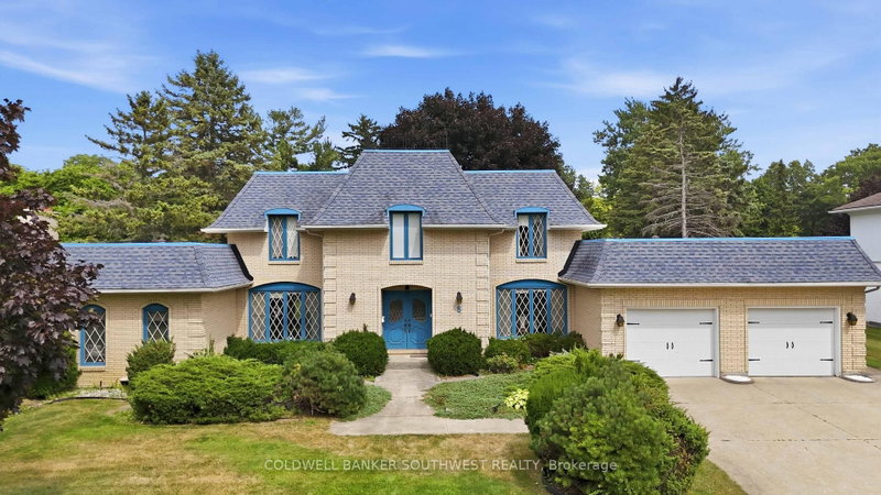 8 Crestwood Place