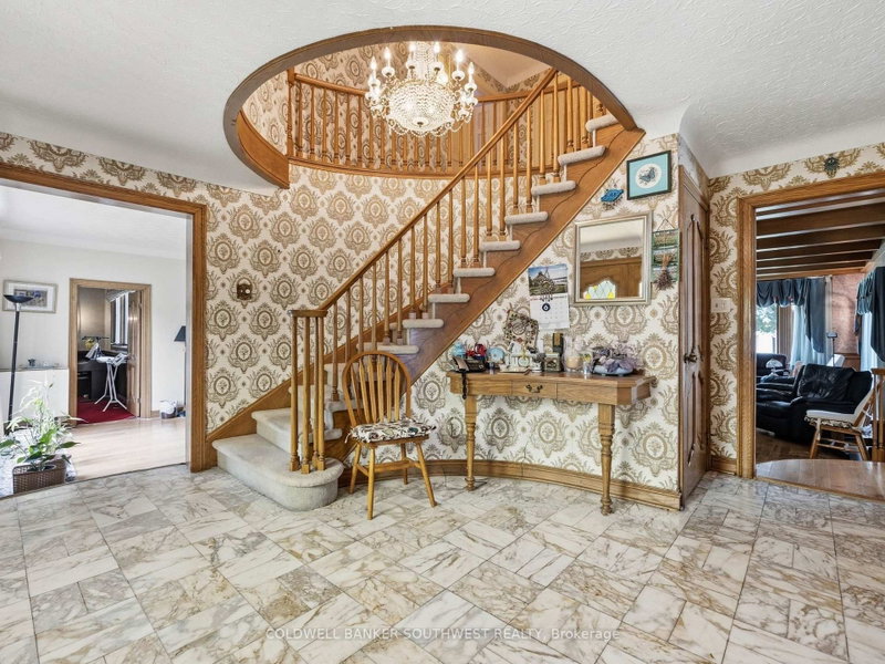 8 Crestwood Place