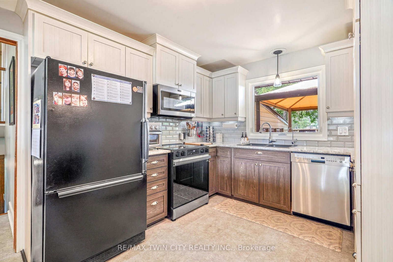 10 Brier Crescent • Brantford, ON photo 12