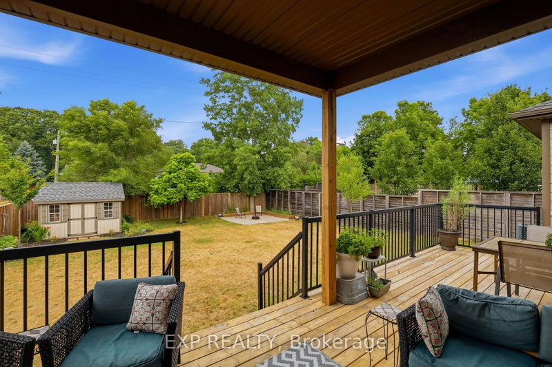 541 Bennett Crescent