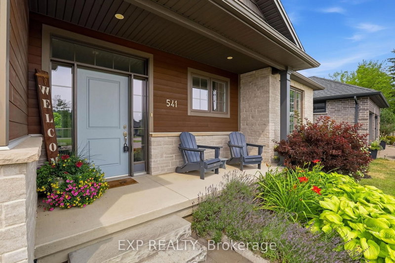 541 Bennett Crescent