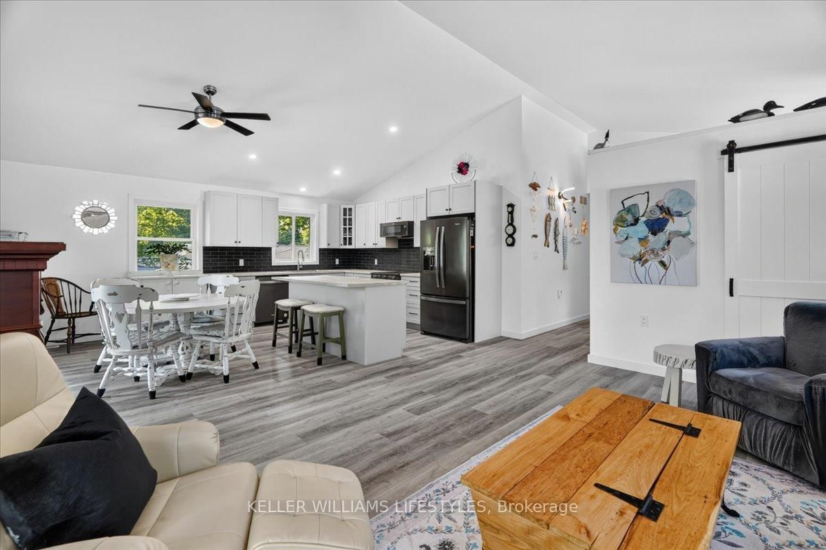 9904 LAKE Road • Lambton Shores, ON photo 14