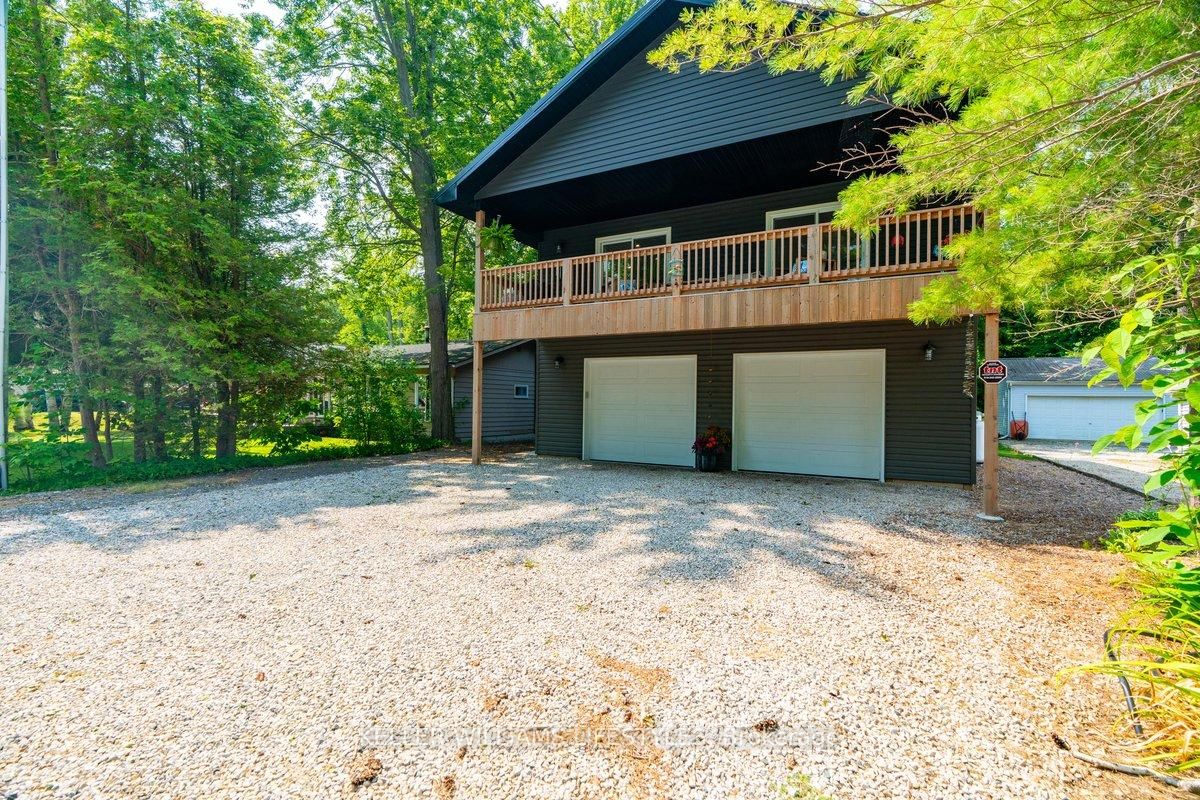 9904 LAKE Road • Lambton Shores, ON photo 3