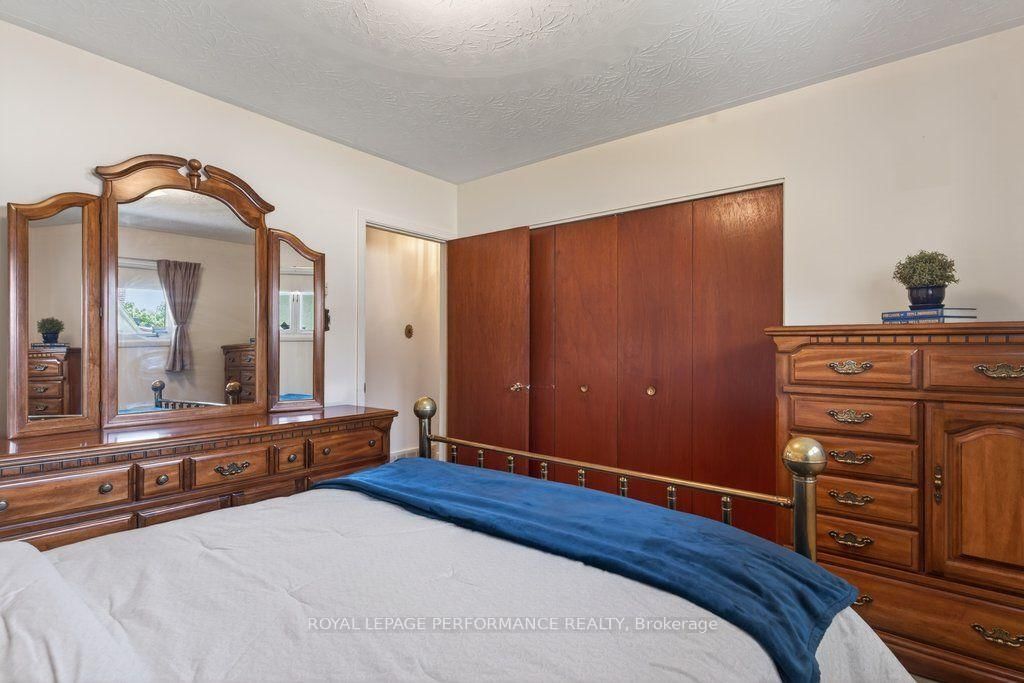 2184 Melfort Street • Ottawa, ON photo 18