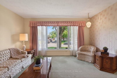 2184 Melfort Street • Ottawa, ON photo 9