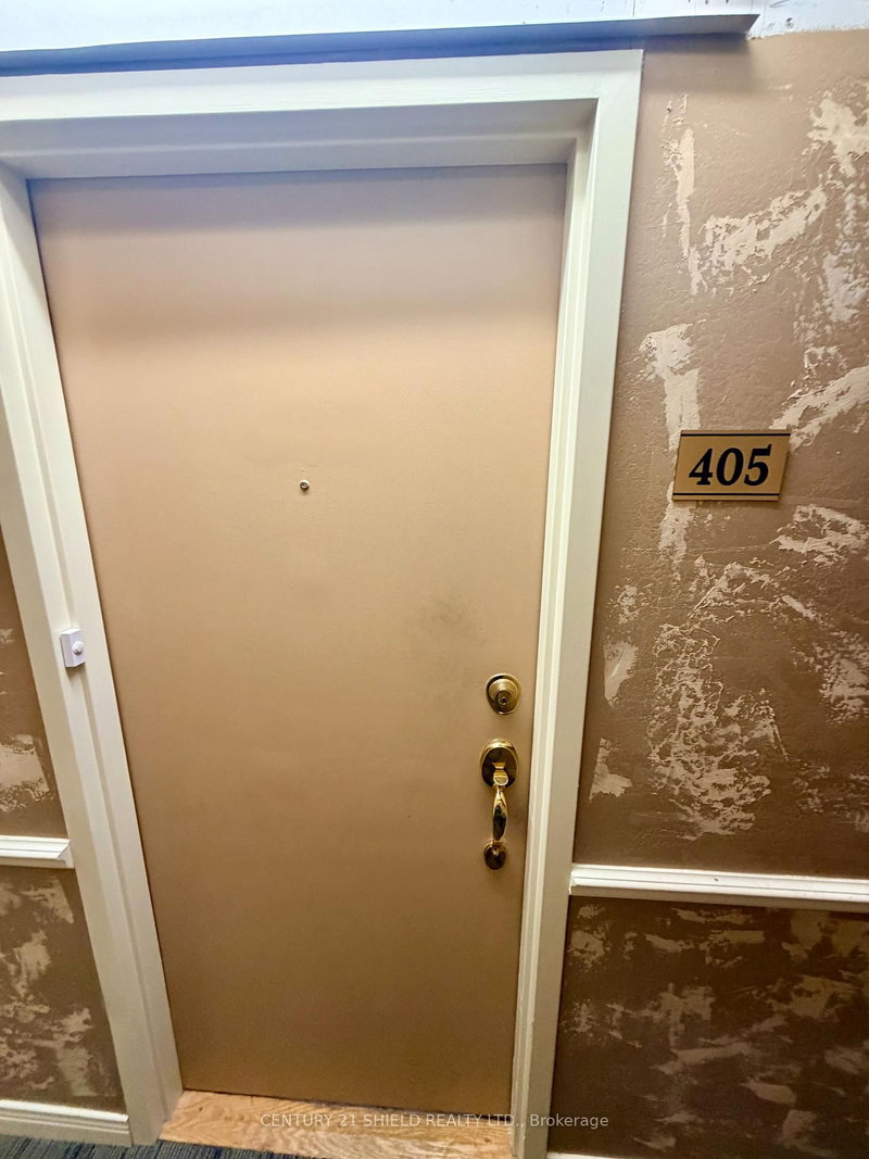 405 - 121 Water Street W