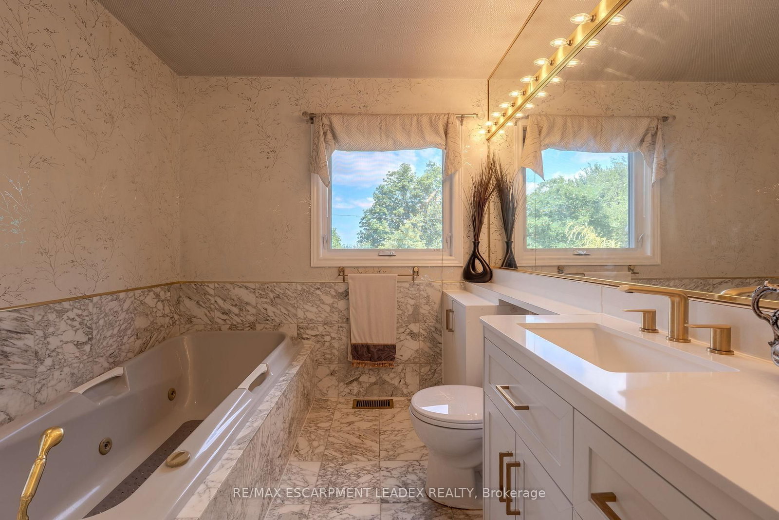 1129 SCENIC Drive • Hamilton, ON photo 16