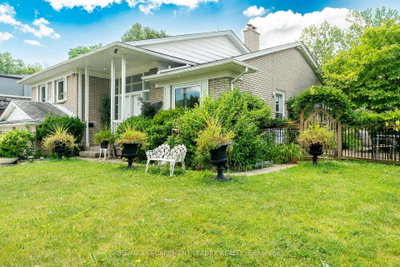 1129 SCENIC Drive • Hamilton, ON photo 2